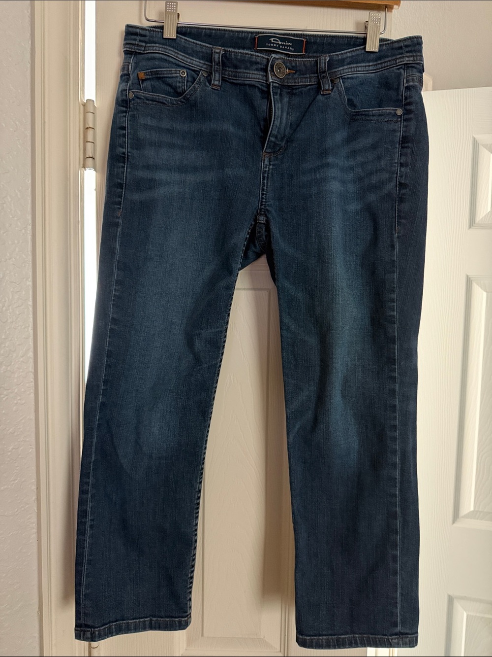 Tommy Bahama Indigo Blue Straight Leg Jean Capris
